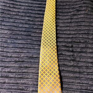 Elegant Yellow and Blue Patterned Tie